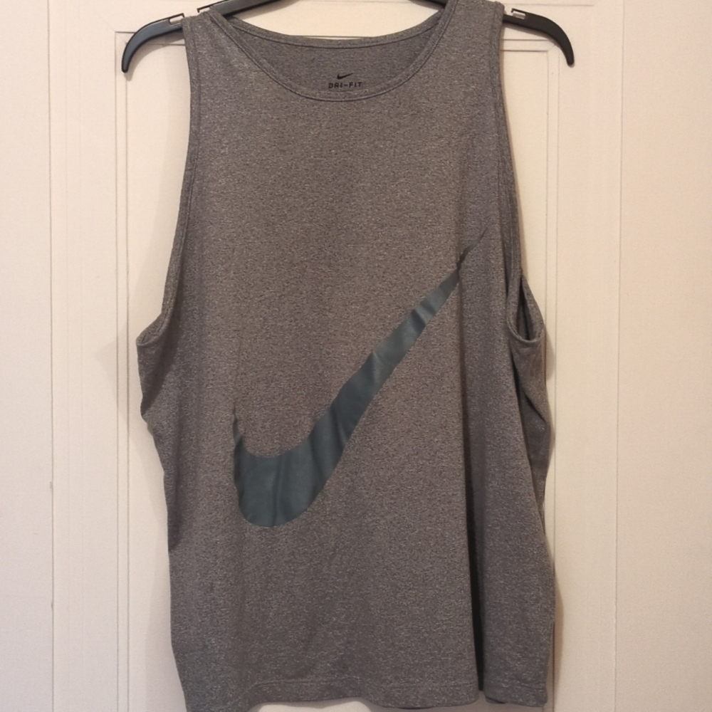 Nike women's tank
